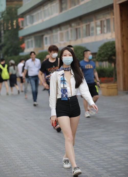 打扑克牌男女剧烈运动原声音频