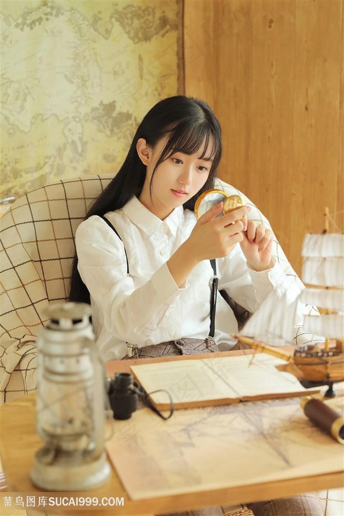 男女生共同体验激烈轮滑